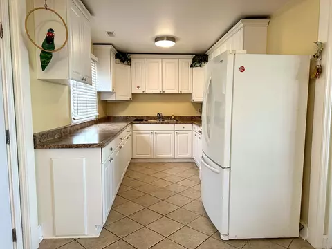 Kitchen - 245 Velma Rd, Protem, MO 65733 photo 1 of 2
