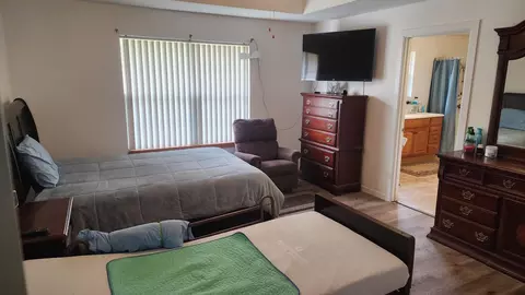 Bedroom - 852 Tomahawk Ct, Marshfield, MO 65706 photo 1 of 7