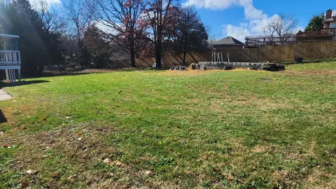 Exterior - 852 Tomahawk Ct, Marshfield, MO 65706 photo 3 of 5