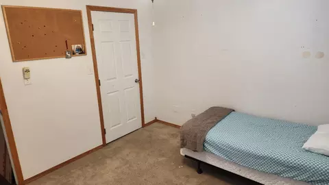 Bedroom - 852 Tomahawk Ct, Marshfield, MO 65706 photo 3 of 7