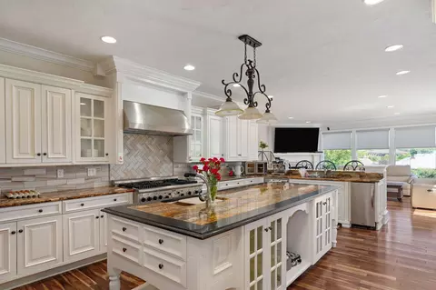 Kitchen - 3695 E Turtle Hatch Rd, Springfield, MO 65809 photo 1 of 7