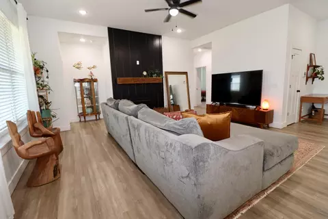 Living - 1312 S Birch Ave, Springfield, MO 65802 photo 2 of 4