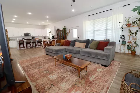 Living - 1312 S Birch Ave, Springfield, MO 65802 photo 3 of 4