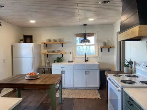 Kitchen - 301 E Webster Ave, Ava, MO 65608 photo 2 of 7