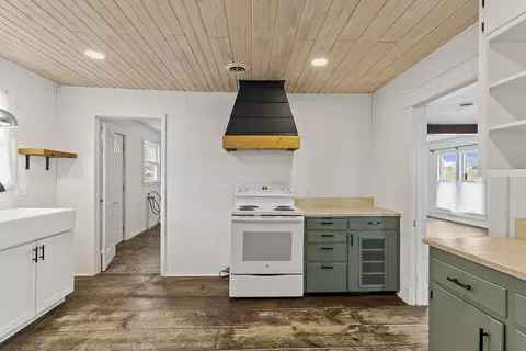 Kitchen - 301 E Webster Ave, Ava, MO 65608 photo 3 of 7