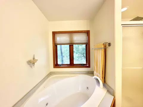 Bath - 9654 County Road 2680, Mountain View, MO 65548 photo 2 of 5