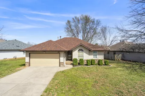 Exterior - 760 S Troy Ave, Springfield, MO 65802 photo 2 of 7