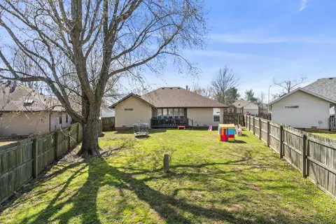 Exterior - 760 S Troy Ave, Springfield, MO 65802 photo 6 of 7