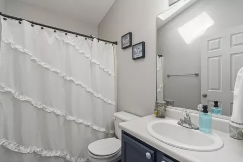Bath - 760 S Troy Ave, Springfield, MO 65802 photo 1 of 3