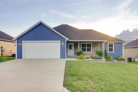 753 S Elm Rd, Marshfield, MO 65706