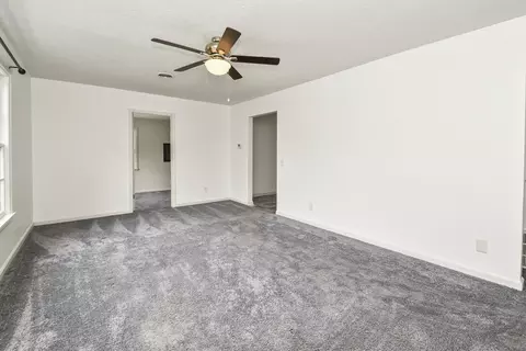 Living - 1452 South Ave, Springfield, MO 65807 photo 4 of 4