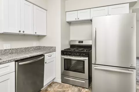 Kitchen - 1452 South Ave, Springfield, MO 65807 photo 4 of 5