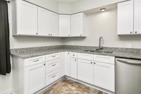 Kitchen - 1452 South Ave, Springfield, MO 65807 photo 3 of 5