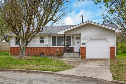 808 W Woodridge St, Springfield, MO 65803