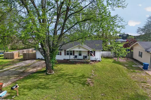 518 Holly St, Lebanon, MO 65536