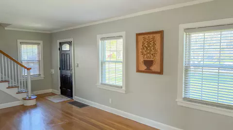 Entry Way - 926 E University St, Springfield, MO 65807 photo 1 of 9