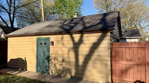 Exterior - 926 E University St, Springfield, MO 65807 photo 20 of 29