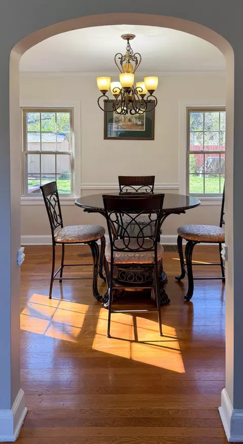 Dining - 926 E University St, Springfield, MO 65807 photo 1 of 5