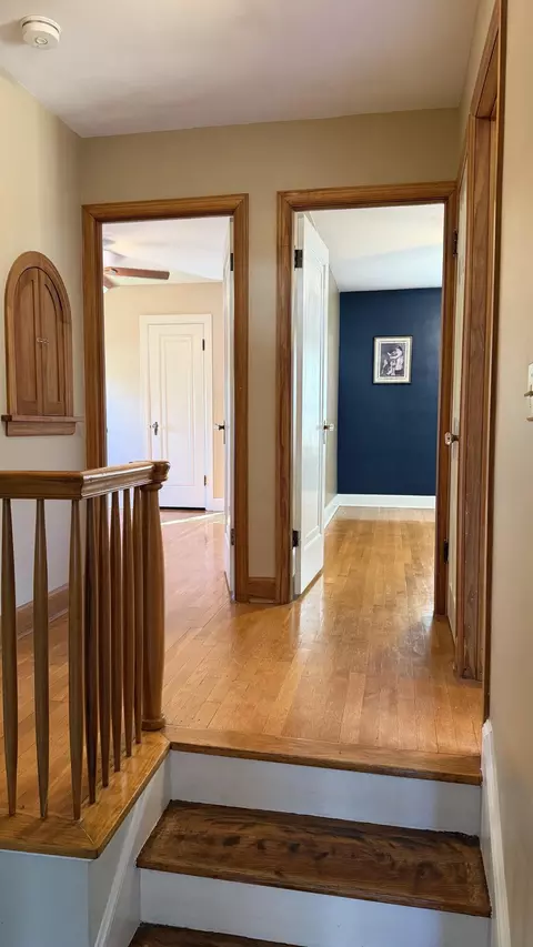 Entry Way - 926 E University St, Springfield, MO 65807 photo 5 of 9