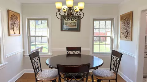 Dining - 926 E University St, Springfield, MO 65807 photo 2 of 5