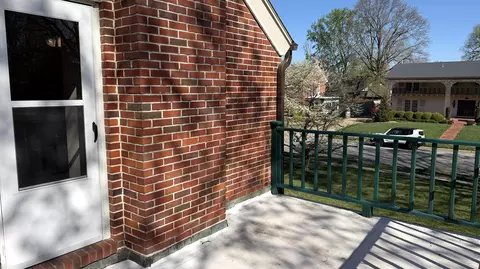 Exterior - 926 E University St, Springfield, MO 65807 photo 14 of 29