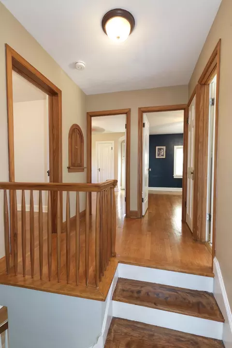 Entry Way - 926 E University St, Springfield, MO 65807 photo 6 of 9