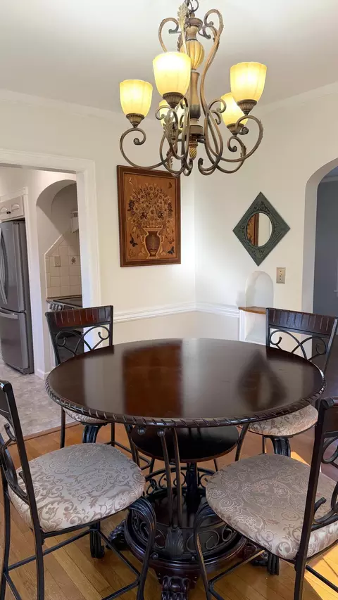 Dining - 926 E University St, Springfield, MO 65807 photo 5 of 5