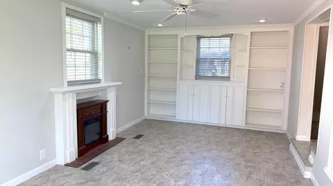 Living - 926 E University St, Springfield, MO 65807 photo 5 of 6