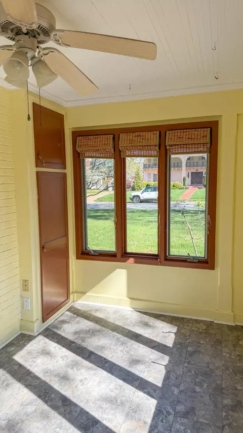 Exterior - 926 E University St, Springfield, MO 65807 photo 6 of 29