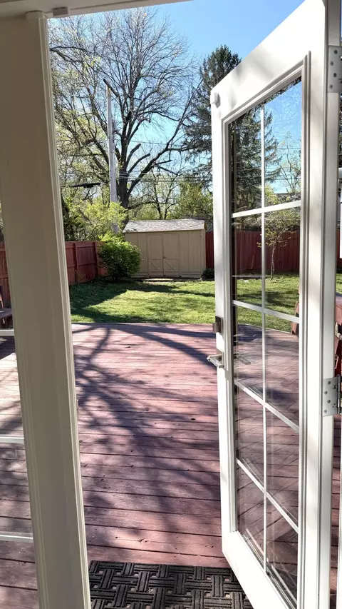 Exterior - 926 E University St, Springfield, MO 65807 photo 7 of 29