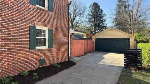 Exterior - 926 E University St, Springfield, MO 65807 photo 21 of 29
