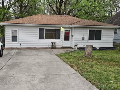 2648 N Howard Ave, Springfield, MO 65803