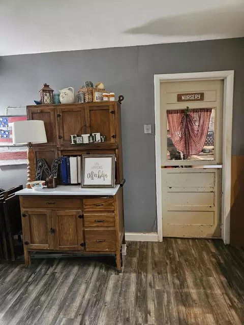 Entry Way - 2648 N Howard Ave, Springfield, MO 65803 photo 2 of 2