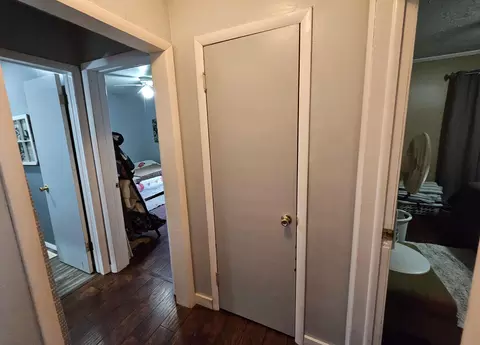 Entry Way - 2648 N Howard Ave, Springfield, MO 65803 photo 1 of 2