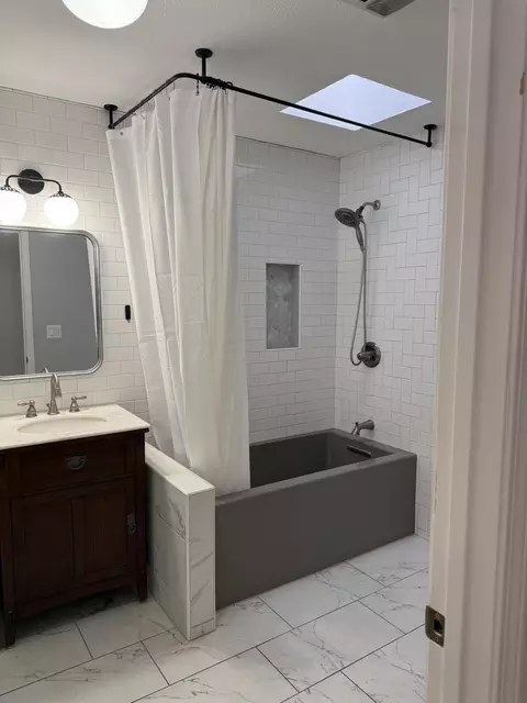 Bath - 280 Sharyhill Rd, Branson, MO 65616 photo 1 of 4