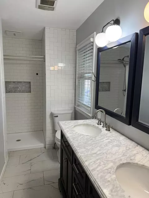 Bath - 280 Sharyhill Rd, Branson, MO 65616 photo 3 of 4