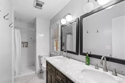 Bath - 280 Sharyhill Rd, Branson, MO 65616 photo 2 of 4