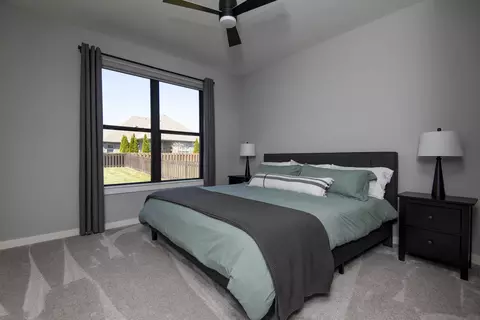 Bedroom - 6085 S Maryland Ave, Springfield, MO 65810 photo 2 of 3