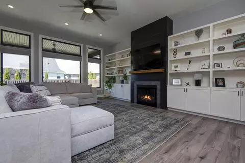 Living - 6085 S Maryland Ave, Springfield, MO 65810 photo 1 of 4