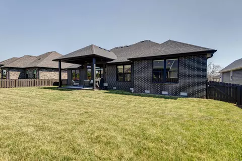 Exterior - 6085 S Maryland Ave, Springfield, MO 65810 photo 7 of 8