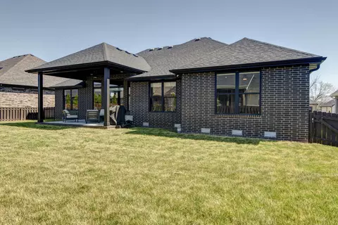 Exterior - 6085 S Maryland Ave, Springfield, MO 65810 photo 4 of 8