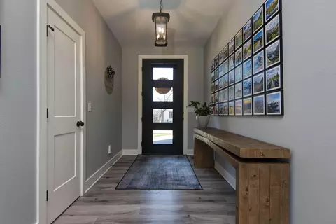 Entry Way - 6085 S Maryland Ave, Springfield, MO 65810 photo 1 of 2