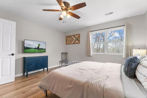 Bedroom - 272 Cave Ln, Branson, MO 65615 photo 5 of 8