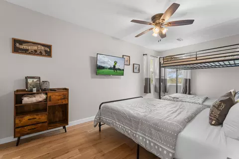 Bedroom - 272 Cave Ln, Branson, MO 65615 photo 6 of 8