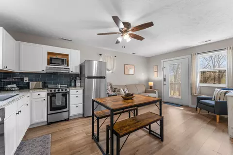 Kitchen - 272 Cave Ln, Branson, MO 65615 photo 5 of 5