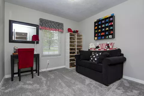 2251 S Kimbrough Ave, Springfield, MO 65807 photo 17