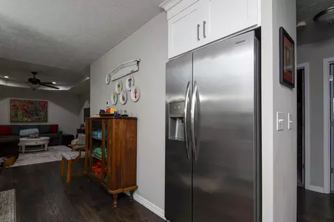 2251 S Kimbrough Ave, Springfield, MO 65807 photo 8