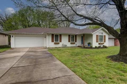 2251 S Kimbrough Ave, Springfield, MO 65807