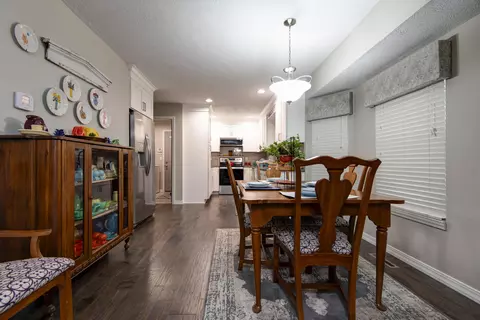 2251 S Kimbrough Ave, Springfield, MO 65807 photo 9
