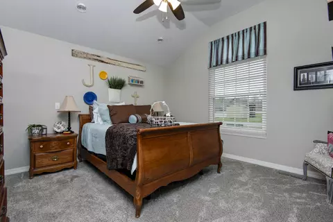 2251 S Kimbrough Ave, Springfield, MO 65807 photo 12